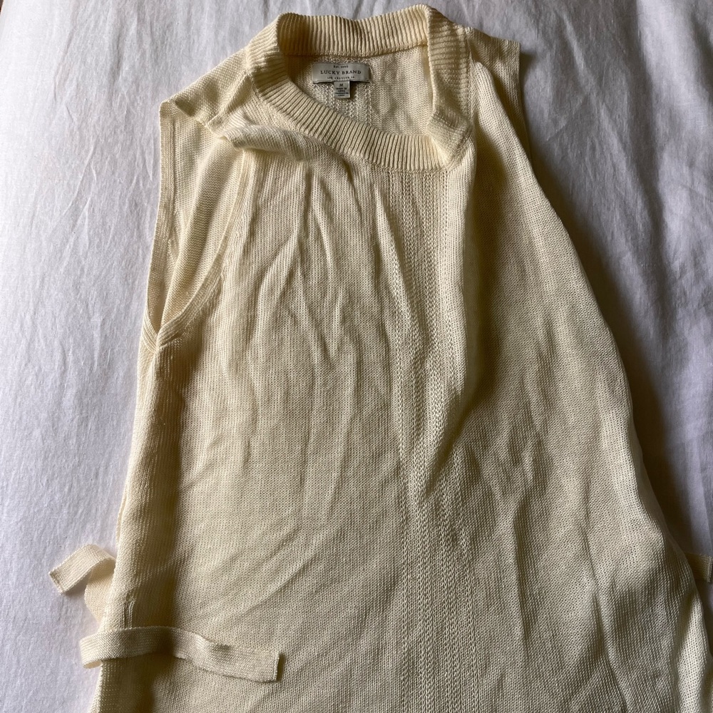 Lucky cream tank sweater size M